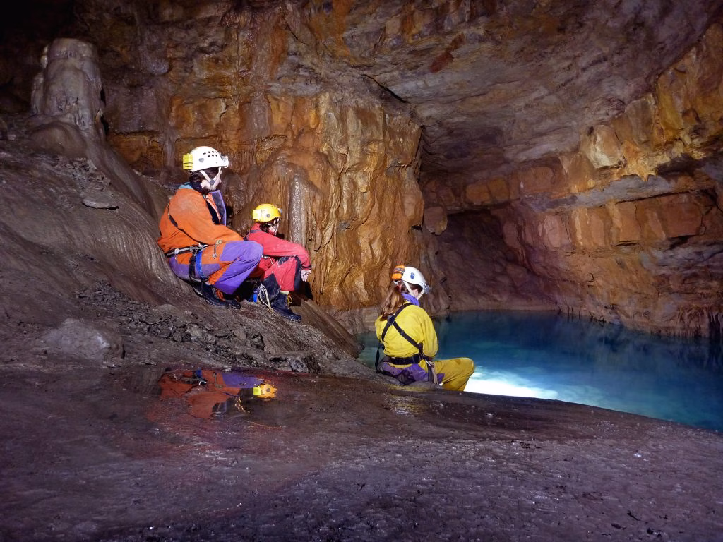 SPÉLÉOLOGIE EN ARDÈCHE